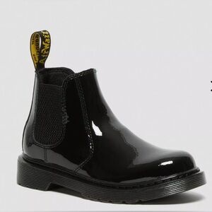 New-Dr. Martens Black Patent Lamper Boots